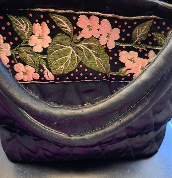 NWOT NaDaYa Black Satin Quilted Floral Bordered Tote/Bag - Picture 3 of 9